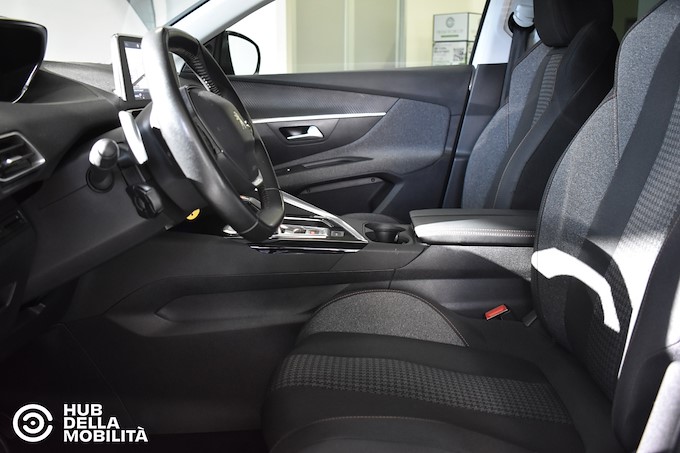 PEUGEOT 3008 BlueHDi 130 S&S EAT8 Business